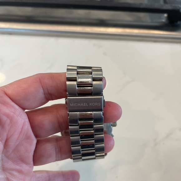 Michael Kors watch - Picture 4 of 5